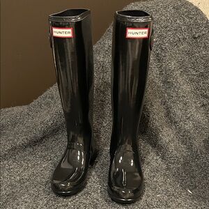 NWOB Hunter Glossy Black Knee-High Boots Size 5